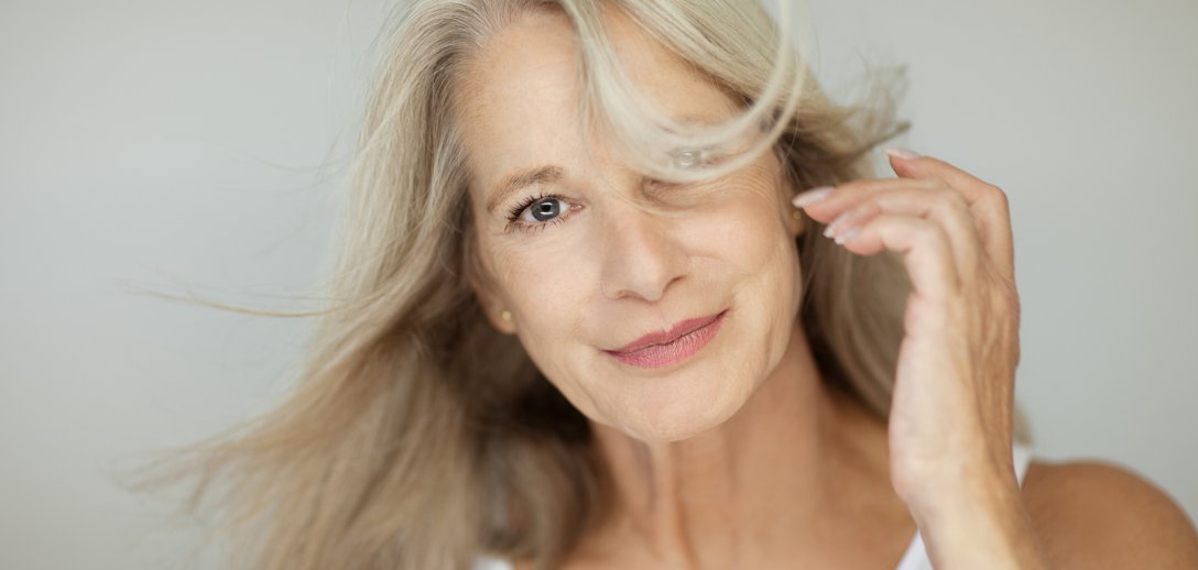 Menopauza: jakie kremy i zabiegi wybrać, mówi dermatolog, dr Barbara Walkiewicz-Cyrańska