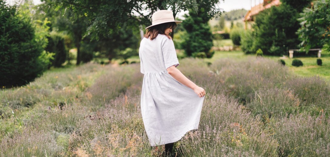 Jak dbać o ubrania z lnu? Poznaj 4 złote zasady