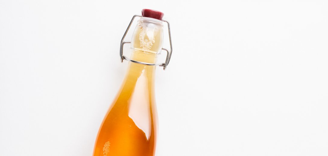 Czym jest kombucha i jak ją przygotować w domu?