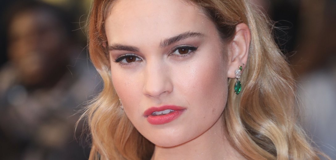 Lily James - od angielskiej damy do Pameli Anderson