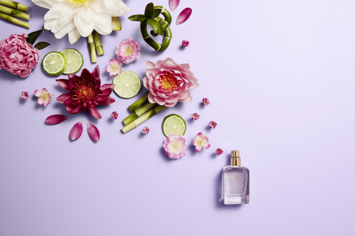 fragrance-product-purple-background-jardin-boheme-ingredients-promesse-eternelle-unlimited