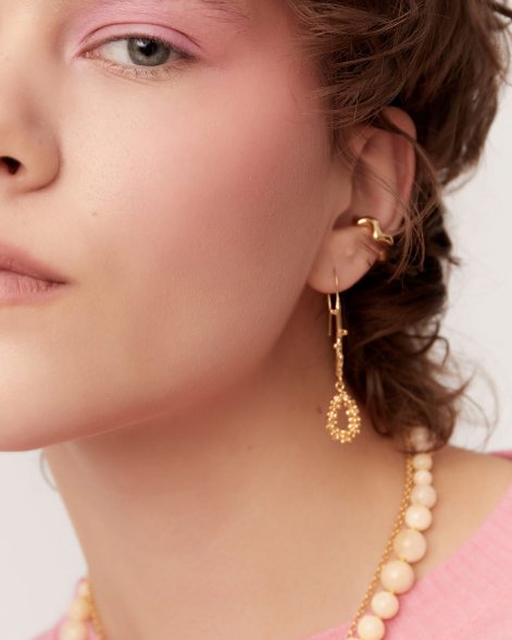 Sparkling-earrings-gold-foto