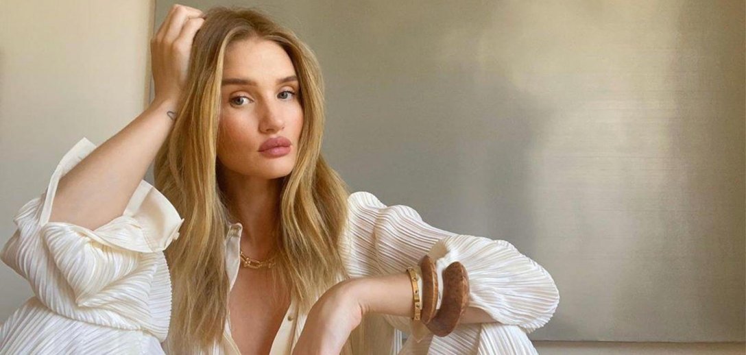 Rosie Huntington-Whiteley zachwyca na zdjęciach w zaawansowanej ciąży. Kiedy powita na świecie drugie dziecko?