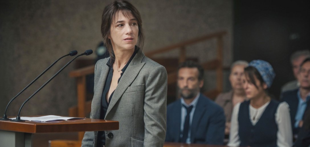 Oskarżony: obowiązkowy seans w czasach #metoo. Charlotte Gainsbourg w filmie partnera gra u boku syna. Oto nasza recenzja