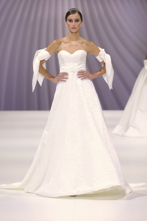 Modne suknie ślubne 2023