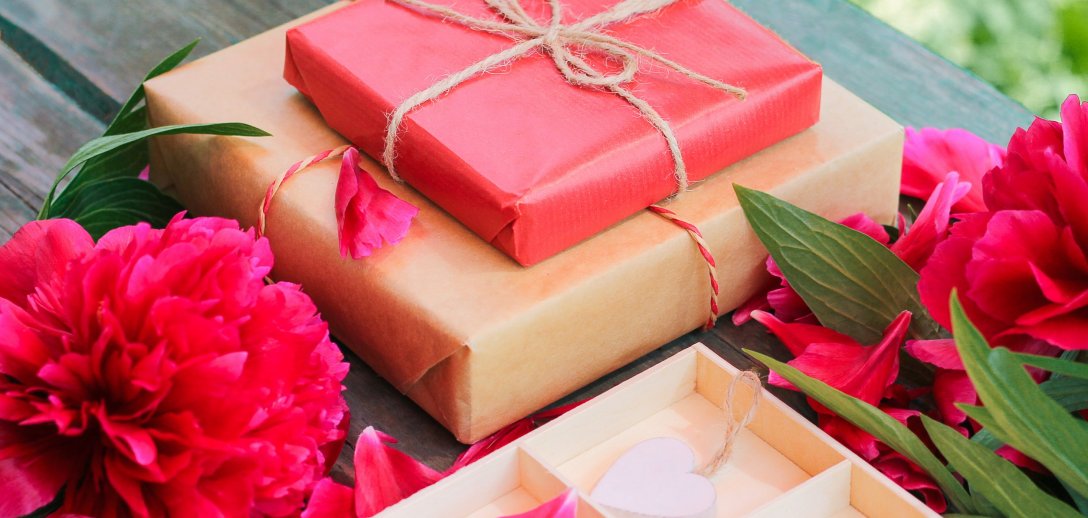 Ślub, urodziny czy parapetówka - prezenty, które zawsze się sprawdzą i ucieszą