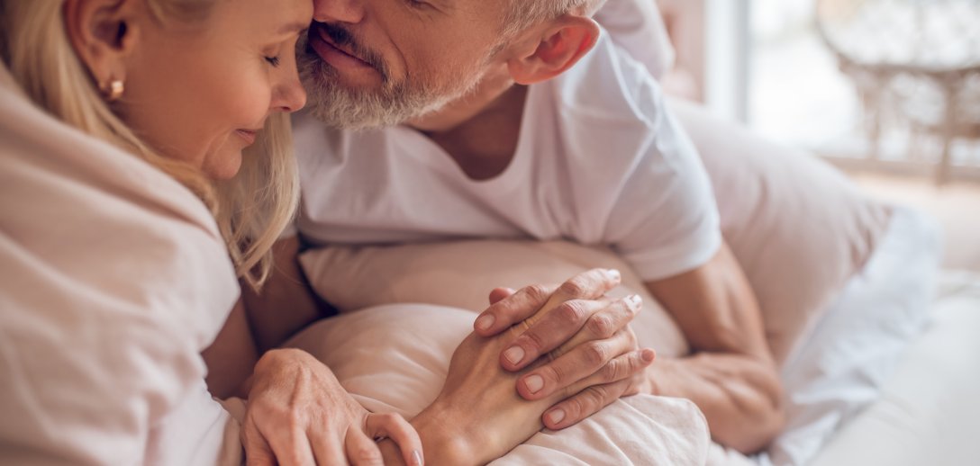 Orgazm roku? Radość przychodzi, gdy przestajemy o niego walczyć. Rozmawiamy o seksie w dojrzałym wieku