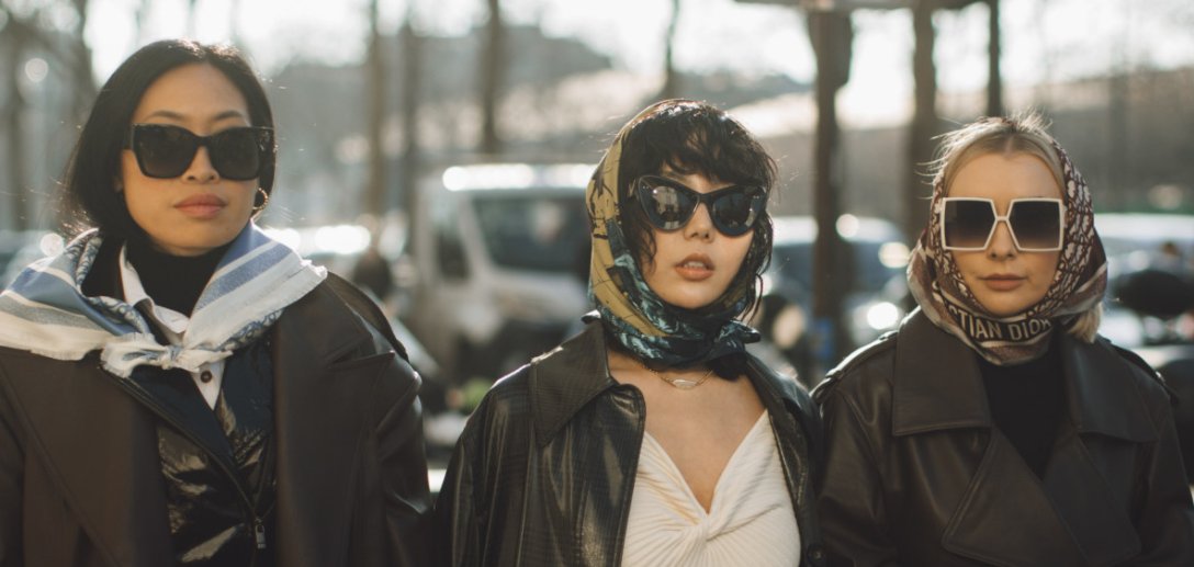3 obowiązkowe dodatki każdej eleganckiej kobiety. Zmieniają zwyczajne ubrania w efektowne stylizacje