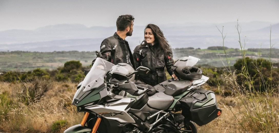 Motocykle dla kobiet - jak wybierać swój pierwszy pojazd, by było i bezpiecznie i wygodnie i pięknie