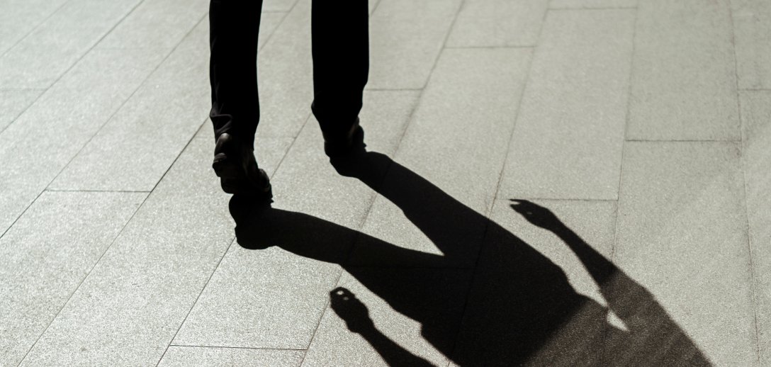 Jak sobie poradzić, gdy bliska osoba nagle znika z naszego życia bez wyjaśnienia? Rozmawiamy o ghostingu