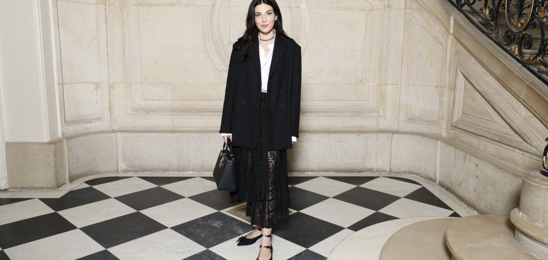 Jak stworzyć elegancką stylizację z supermodną koronkową spódnicą? 3 podpowiedzi projektantów