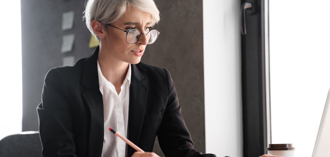 Zarabiam więcej niż mąż i dobrze nam z tym. Męczą nas tylko kąśliwe uwagi znajomych