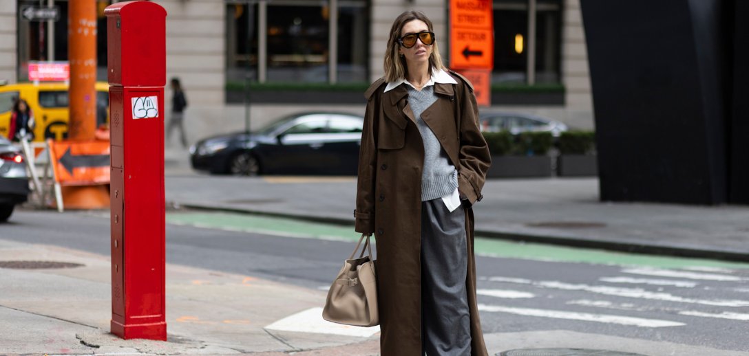 3 pomysły na elegancką biurową stylizację ze swetrem w roli głównej