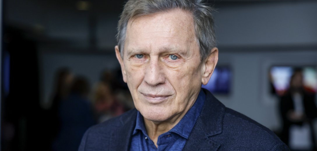Nie obchodzę żadnych Dni, Dni Dziadka, ani Kobiet, ani Leśnika, ani Teatru, mówi Jan Englert