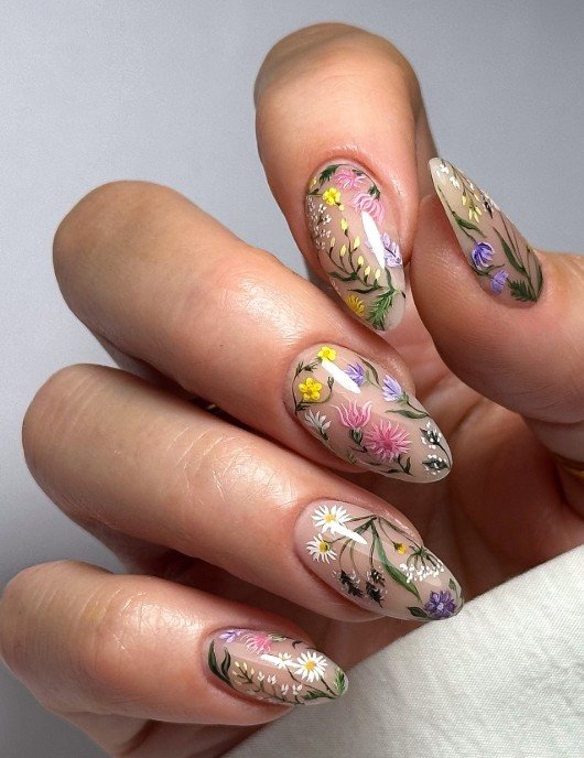 flowe-nails-paznokcie-z-motymem-kwiatów-trend-wiosna-lato-2025-3