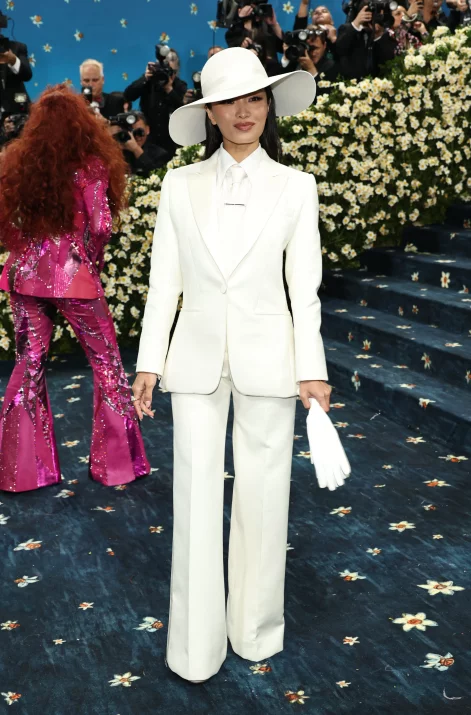 ANNA SAWAI_MET GALA_DIOR_11zon (1)