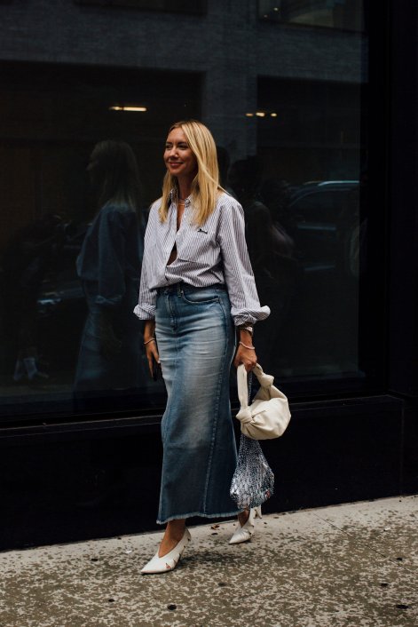jeansowe-spódnice-maxi-trend-wiosna-lato-2025-stylizacje-13