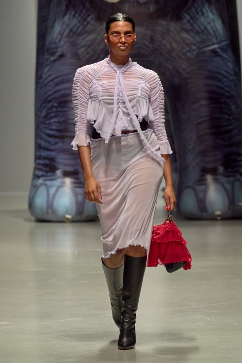 transparentne-spódnice-trend-wiosna-lato-2025-Ester Manas S25 003