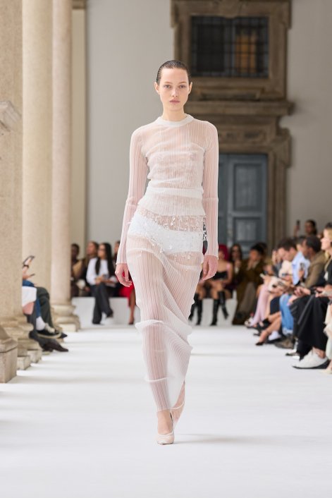 transparentne-spódnice-trend-wiosna-lato-2025-Sportmax S25 006