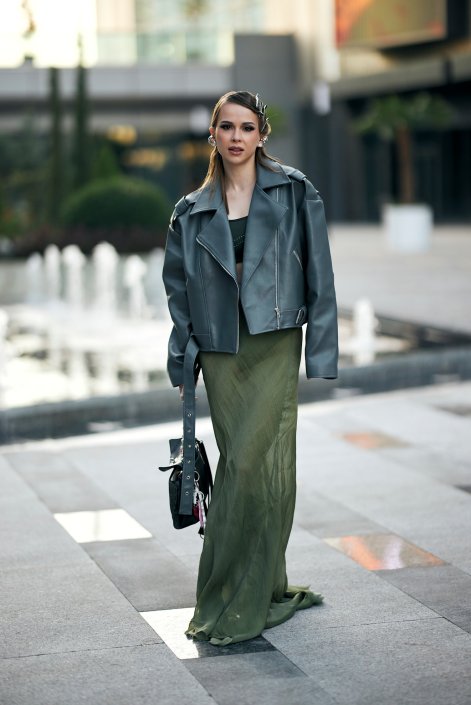 transparentne-spódnice-trend-wiosna-lato-2025-Tashkent str S25 0068