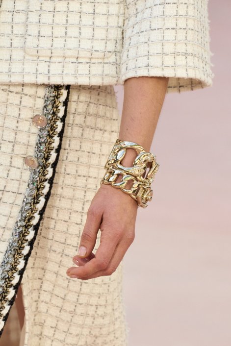 bransoletki-xl-trend-wiosna-lato-2025-Chanel clp S25 077