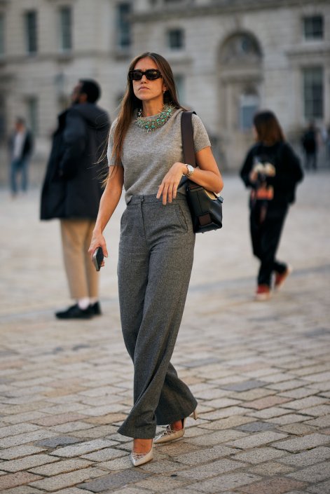 modne-stylizacje-do pracy-na-wiosne-i-lato-2025-London str S25 1581