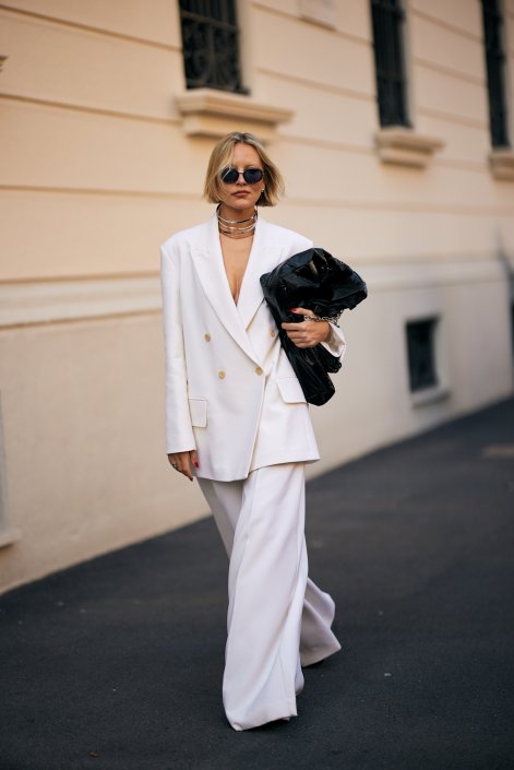 modne-stylizacje-do pracy-na-wiosne-i-lato-2025-Milano str S25 1233