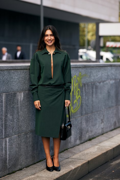 modne-stylizacje-do pracy-na-wiosne-i-lato-2025-Milano str S25 1253
