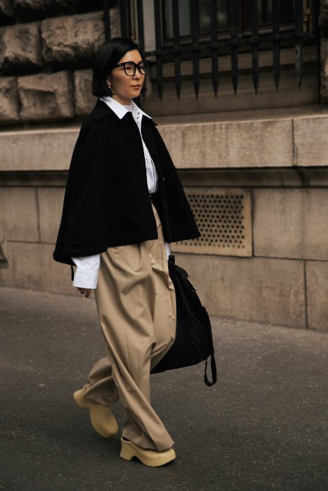 modne-stylizacje-do pracy-na-wiosne-i-lato-2025-Paris str S25 2047