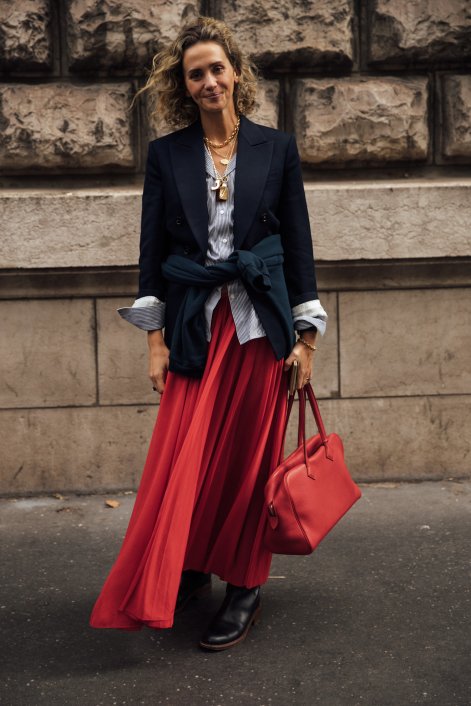 modne-stylizacje-do pracy-na-wiosne-i-lato-2025-Paris str S25 2028