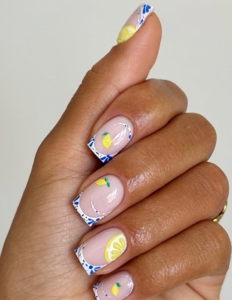 owocowy-manicure-na-wiosnę-i-lato-2025-inspiracje-20