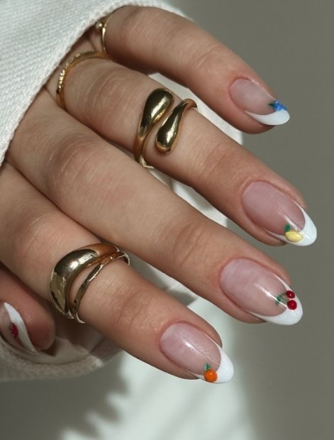 owocowy-manicure-na-wiosnę-i-lato-2025-inspiracje-3