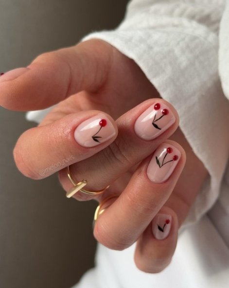 owocowy-manicure-na-wiosnę-i-lato-2025-inspiracje-6