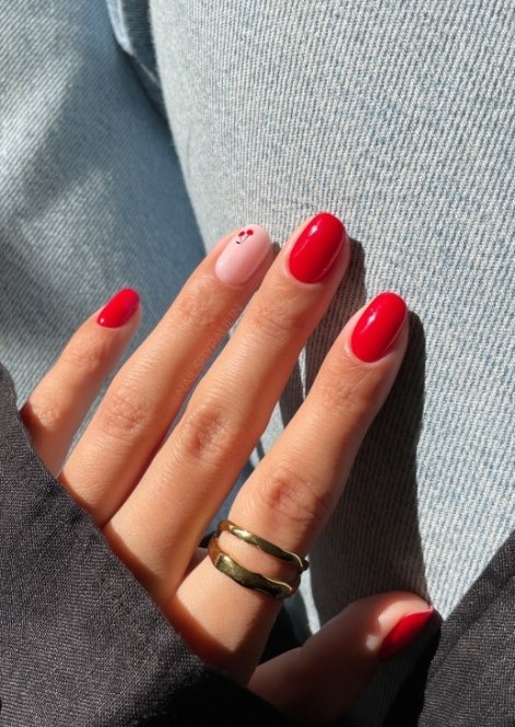 owocowy-manicure-na-wiosnę-i-lato-2025-inspiracje-10