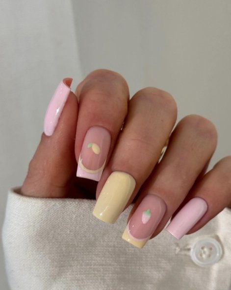 owocowy-manicure-na-wiosnę-i-lato-2025-inspiracje-13