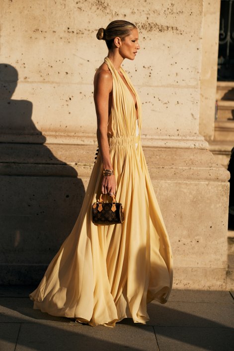 sukienki-boho-trend-wiosna-lato-2025-Paris str S25 3468