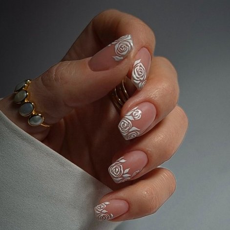 flowe-nails-paznokcie-z-motymem-kwiatów-trend-wiosna-lato-2025-6