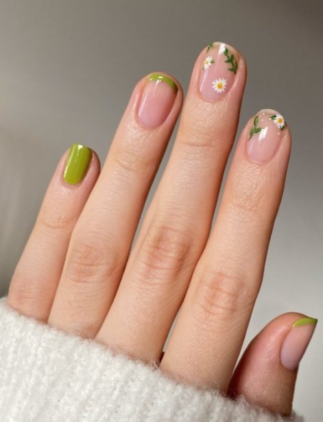 flowe-nails-paznokcie-z-motymem-kwiatów-trend-wiosna-lato-2025-13