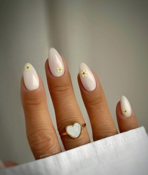 flowe-nails-paznokcie-z-motymem-kwiatów-trend-wiosna-lato-2025-21