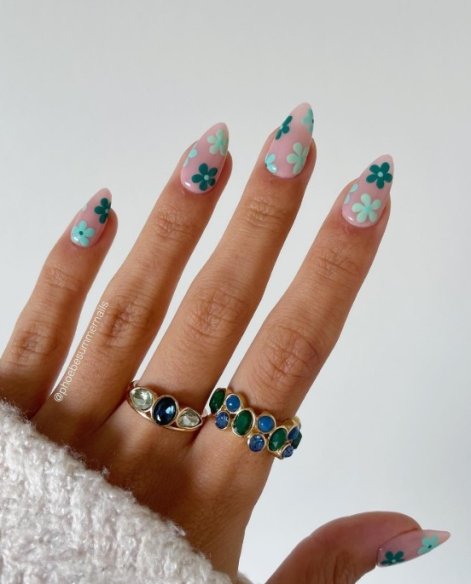 flowe-nails-paznokcie-z-motymem-kwiatów-trend-wiosna-lato-2025-25
