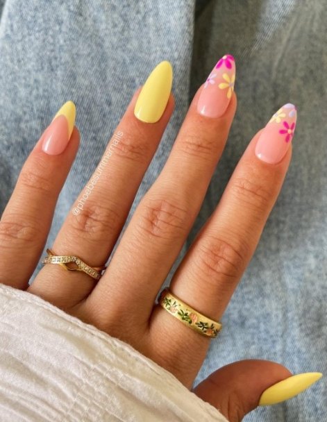 flowe-nails-paznokcie-z-motymem-kwiatów-trend-wiosna-lato-2025-30