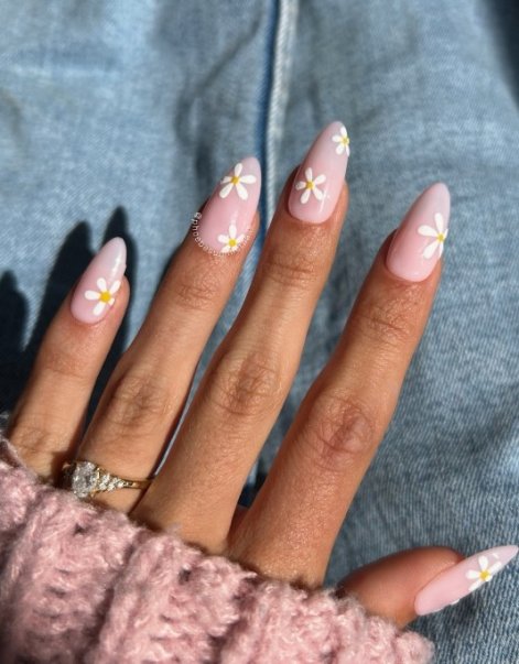 flowe-nails-paznokcie-z-motymem-kwiatów-trend-wiosna-lato-2025-34