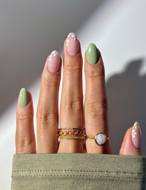 flowe-nails-paznokcie-z-motymem-kwiatów-trend-wiosna-lato-2025-46