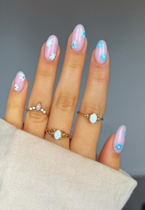 flowe-nails-paznokcie-z-motymem-kwiatów-trend-wiosna-lato-2025-49
