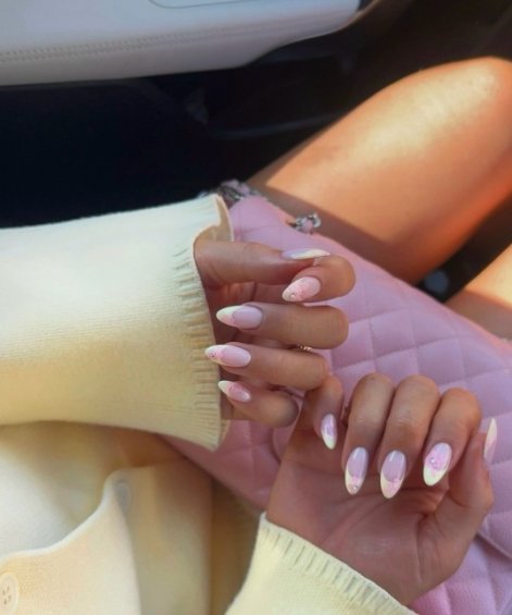 flowe-nails-paznokcie-z-motymem-kwiatów-trend-wiosna-lato-2025-55
