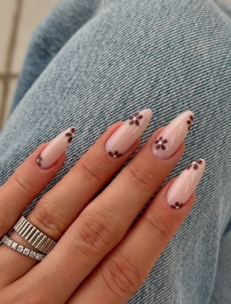 flowe-nails-paznokcie-z-motymem-kwiatów-trend-wiosna-lato-2025-56