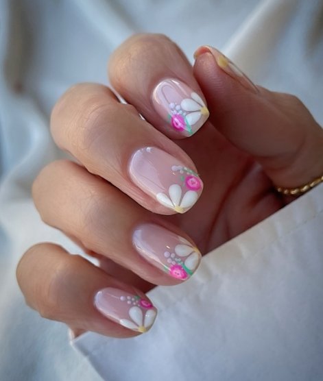 flowe-nails-paznokcie-z-motymem-kwiatów-trend-wiosna-lato-2025-61