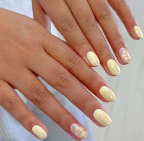 flowe-nails-paznokcie-z-motymem-kwiatów-trend-wiosna-lato-2025-65