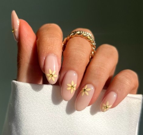 flowe-nails-paznokcie-z-motymem-kwiatów-trend-wiosna-lato-2025-70