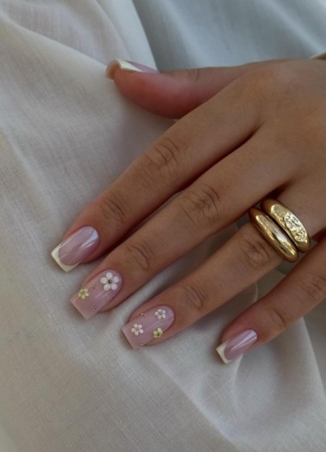 flowe-nails-paznokcie-z-motymem-kwiatów-trend-wiosna-lato-2025-86